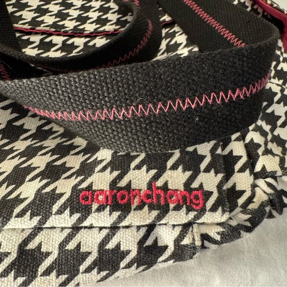 Aaronchang Medium Size Tote Bag Houndstooth With‎ Hot Pink Accents - Picture 5 of 11